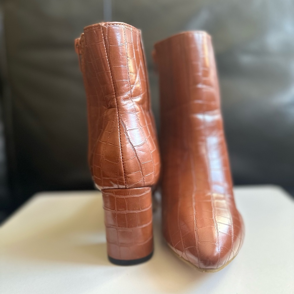 🤎 Brown Croc Embossed Boots Chic Block Heel Minimal Style Size 36 EU✨ - Picture 3 of 5